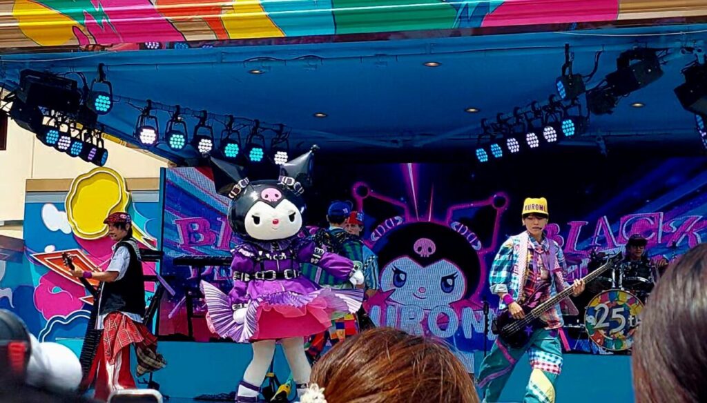 クロミ・ライブ「Discover Me Discover U!!!」クロミ・ライブのステージ全景